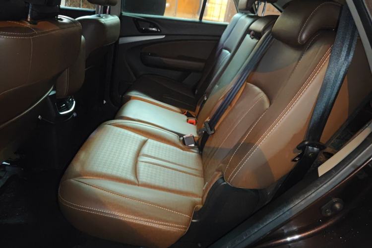 Used BYD S7 2015 2.0T Upgraded Automatic Luxury Version Left Rear Seat