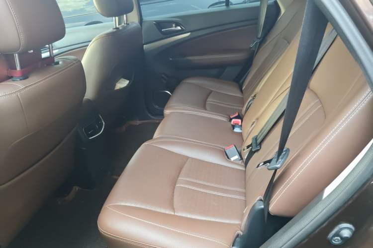 Used BYD S7 2015 2.0T Upgraded Automatic Luxury Version Left Rear Seat