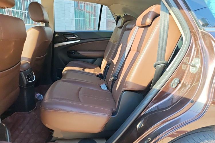 Used BYD S7 2015 2.0T Upgraded Automatic Luxury Version Left Rear Seat