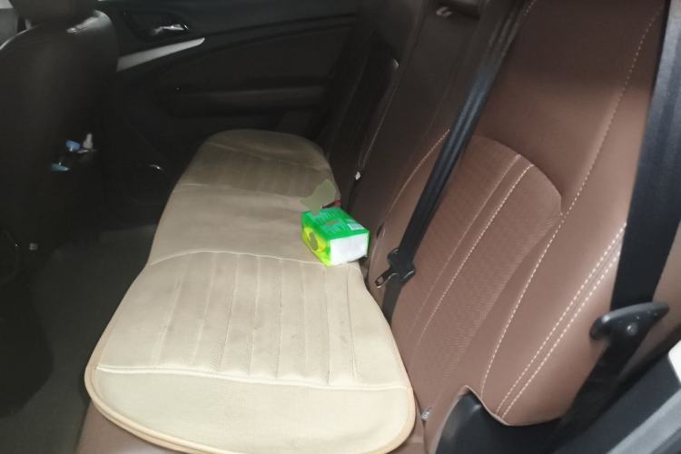 Used BYD S7 2015 2.0T Upgraded Automatic Luxury Version Left Rear Seat