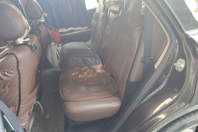 Used BYD S7 2015 2.0T Upgraded Automatic Luxury Version Left Rear Seat