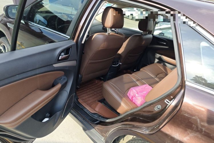 Used BYD S7 2015 2.0T Upgraded Automatic Luxury Version Left Rear Seat
