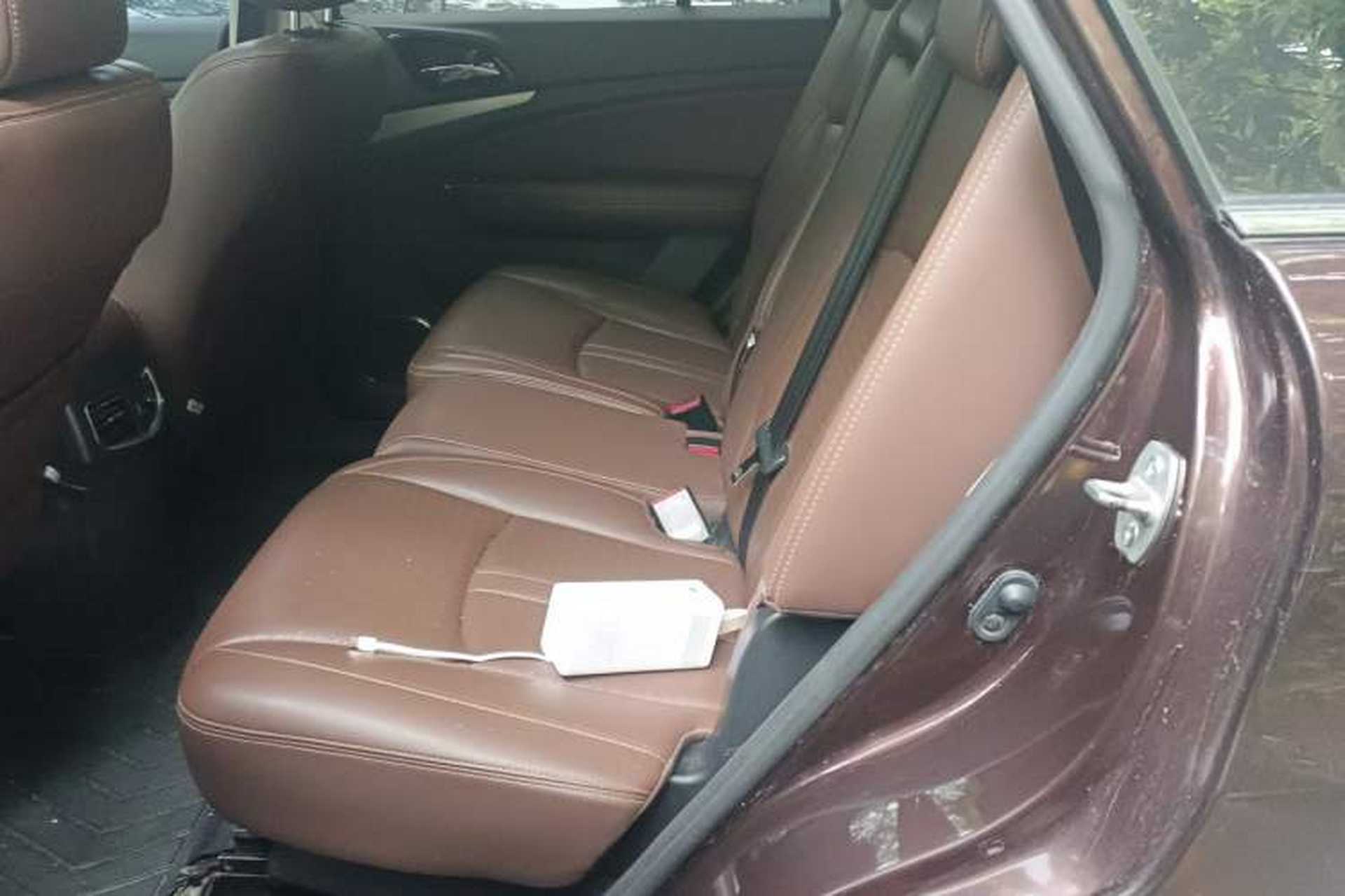 Used BYD S7 2015 2.0T Upgraded Automatic Luxury Version Left Rear Seat