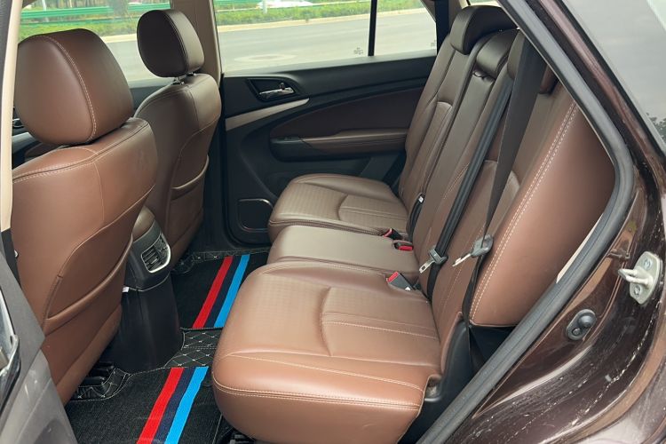 Used BYD S7 2015 2.0T Upgraded Automatic Luxury Version Left Rear Seat