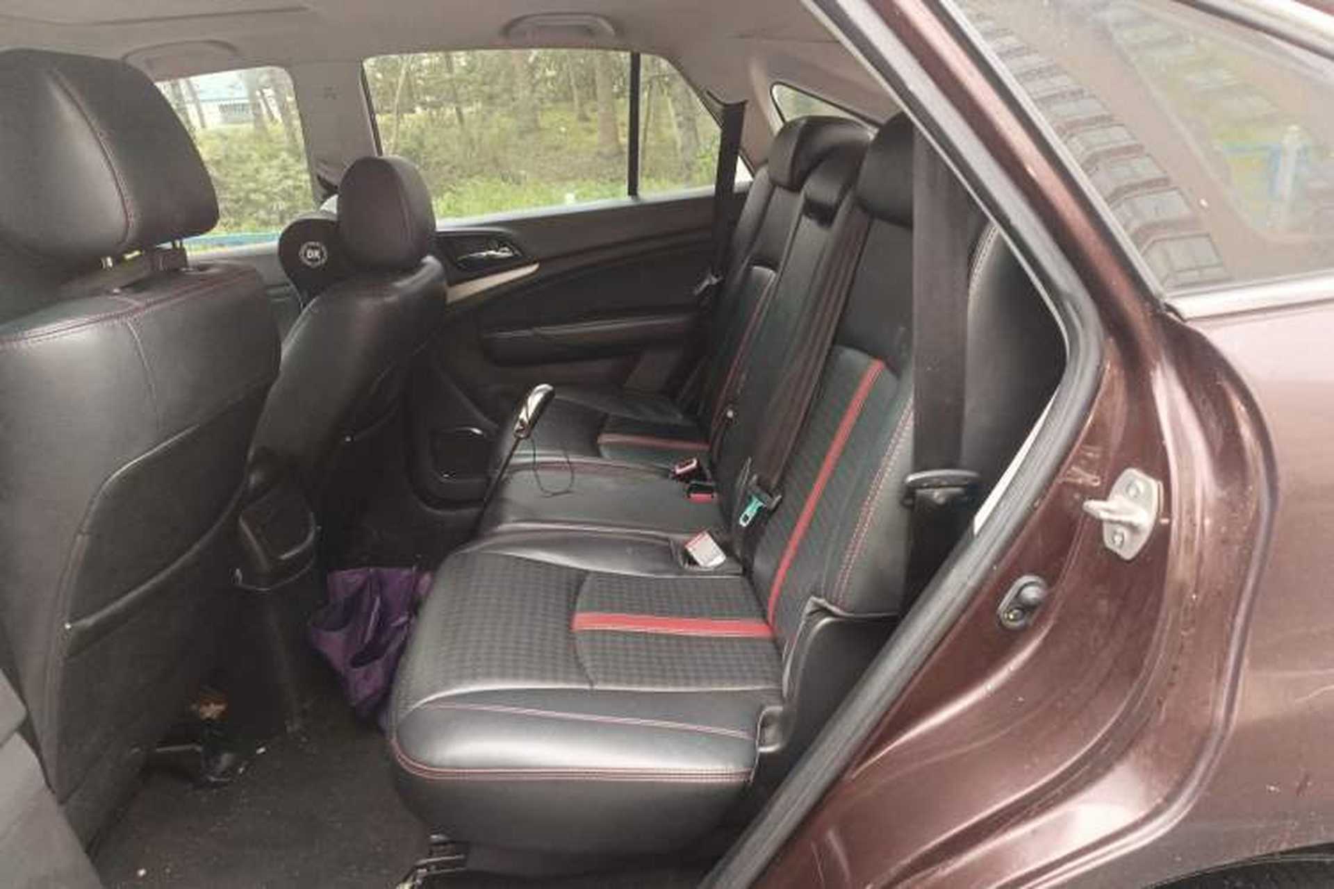 Used BYD S7 2015 2.0T Upgraded Automatic Luxury Version Left Rear Seat
