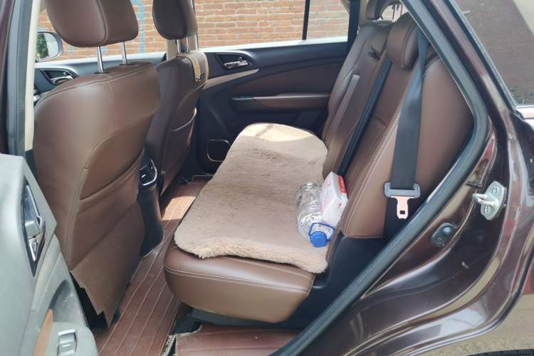 Used BYD S7 2015 2.0T Upgraded Automatic Flagship Version Left Rear Seat
