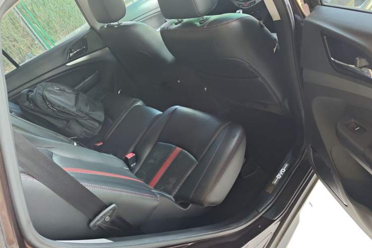 Used BYD S7 2015 2.0T Automatic Flagship Edition Left Rear Seat