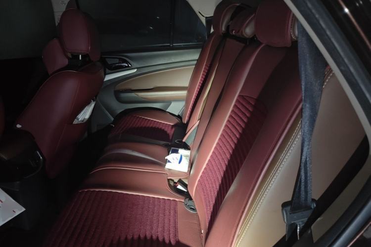 Used BYD S7 2015 2.0T Upgraded Automatic Flagship Version Left Rear Seat
