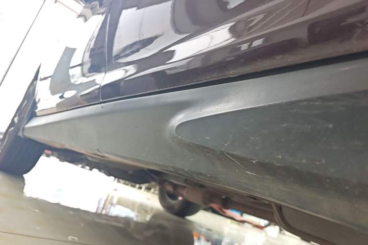 Used BYD S7 2015 1.5T Upgraded Manual Luxury Model Left Side Sill