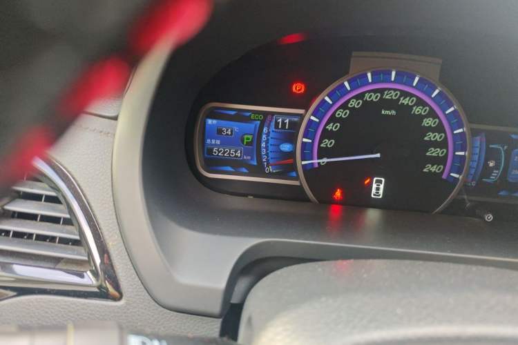 Used BYD S7 2015 2.0T Upgraded Automatic Luxury Version Odometer Close Up