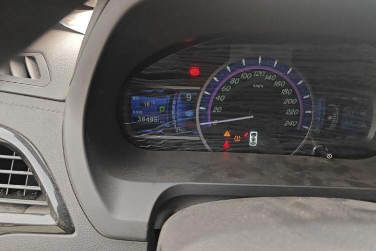 Used BYD S7 2015 2.0T Upgraded Automatic Luxury Version Odometer Close Up