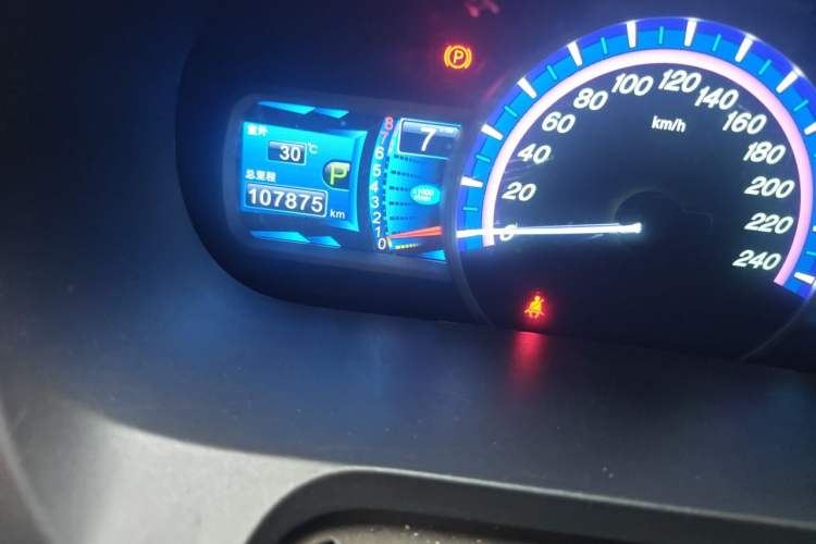 Used BYD S7 2015 2.0T Automatic Prestige Model Odometer Close Up