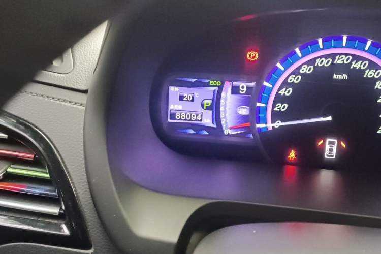 Used BYD S7 2015 2.0T Upgraded Automatic Luxury Version Odometer Close Up