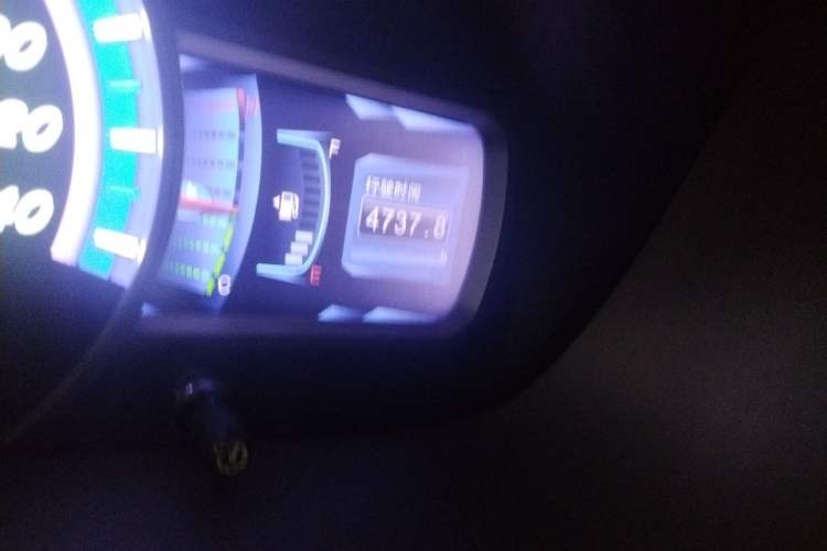 Used BYD S7 2015 2.0T Automatic Prestige Model Odometer Close Up