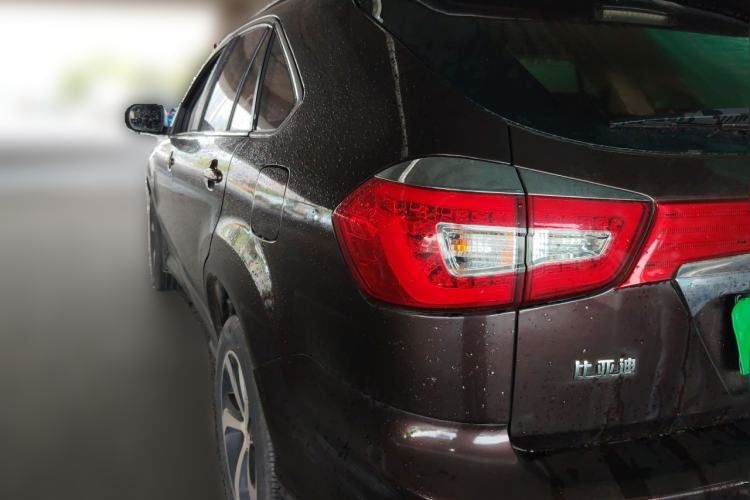 Used BYD S7 2015 2.0T Automatic Luxury Model Rear Left 45 Deg