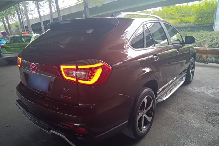 Used BYD S7 2015 2.0T Upgraded Automatic Luxury Version Rear Right 45 Deg