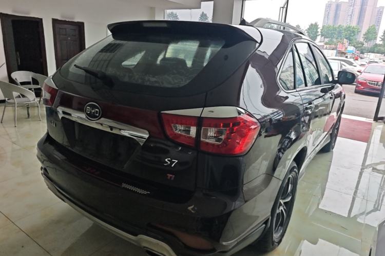 Used BYD S7 2015 1.5T Upgraded Manual Luxury Model Rear Right 45 Deg