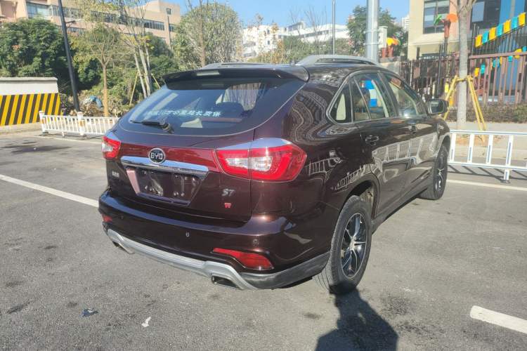 Used BYD S7 2015 1.5T Upgraded Manual Luxury Model Rear Right 45 Deg
