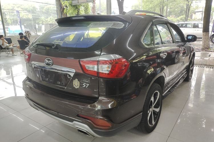 Used BYD S7 2015 2.0T Automatic Flagship Edition Rear Right 45 Deg