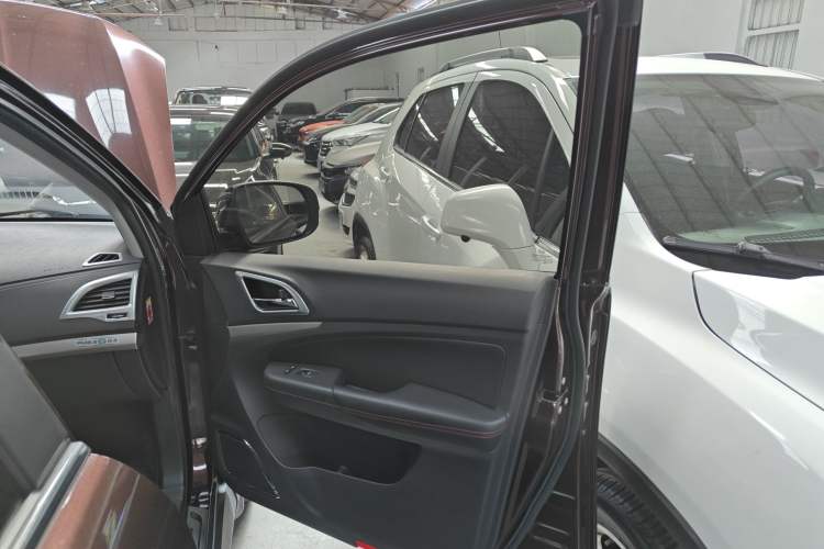 Used BYD S7 2015 2.0T Automatic Prestige Model Right Front Door Interior
