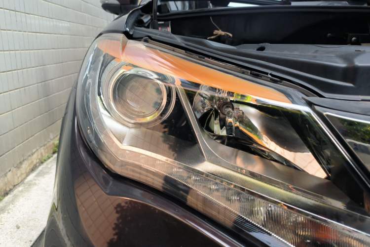 Used BYD S7 2015 2.0T Automatic Prestige Model Right Front Headlight