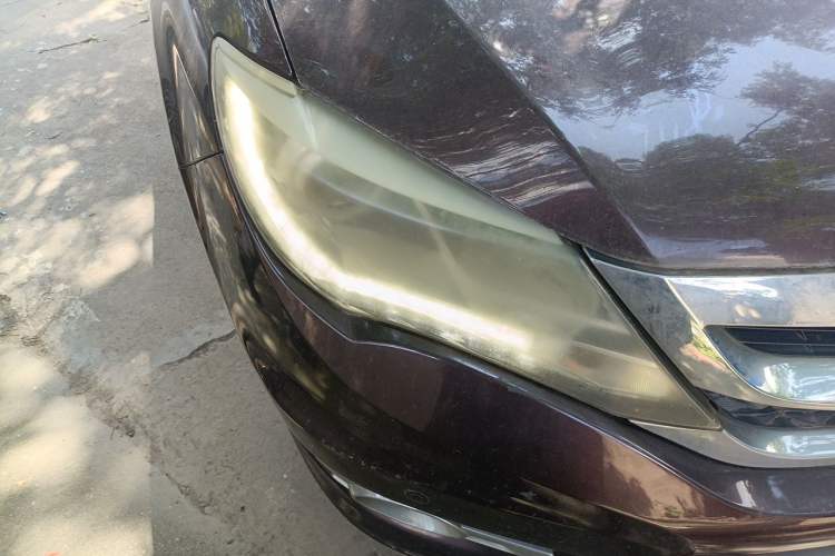 Used BYD S7 2015 2.0T Automatic Prestige Model Right Front Headlight
