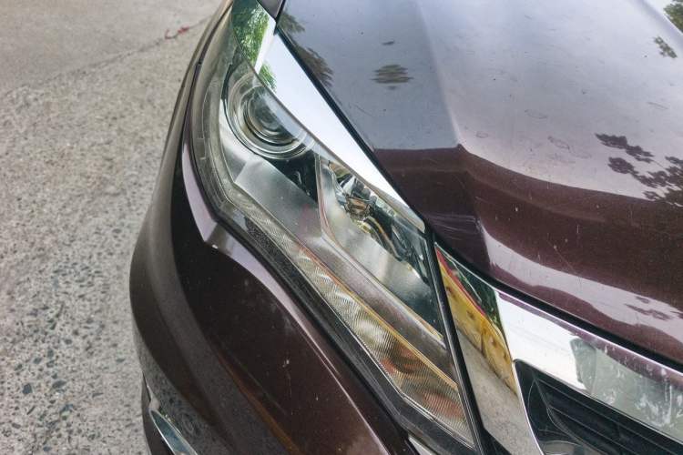 Used BYD S7 2015 2.0T Upgraded Automatic Luxury Version Right Front Headlight