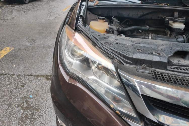 Used BYD S7 2015 2.0T Upgraded Automatic Luxury Version Right Front Headlight