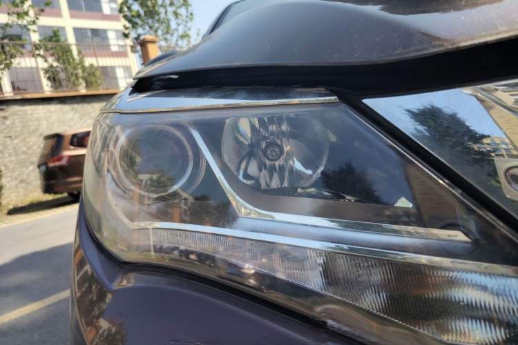 Used BYD S7 2015 2.0T Upgraded Automatic Luxury Version Right Front Headlight