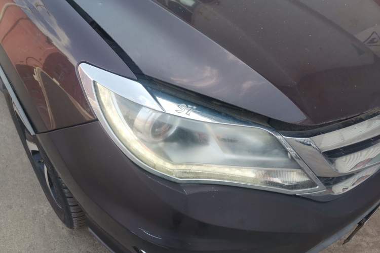 Used BYD S7 2015 2.0T Automatic Prestige Model Right Front Headlight