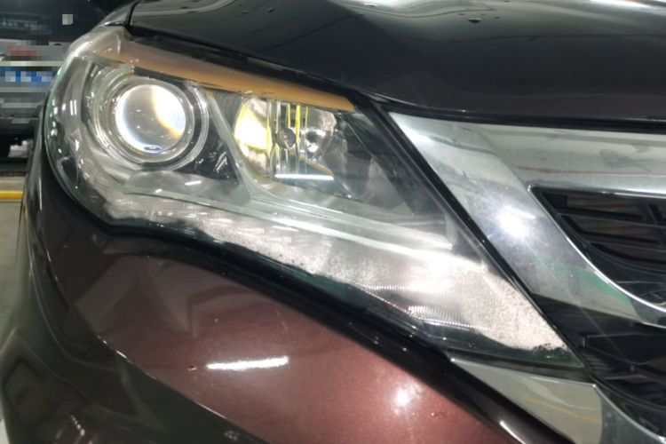 Used BYD S7 2015 2.0T Upgraded Automatic Luxury Version Right Front Headlight