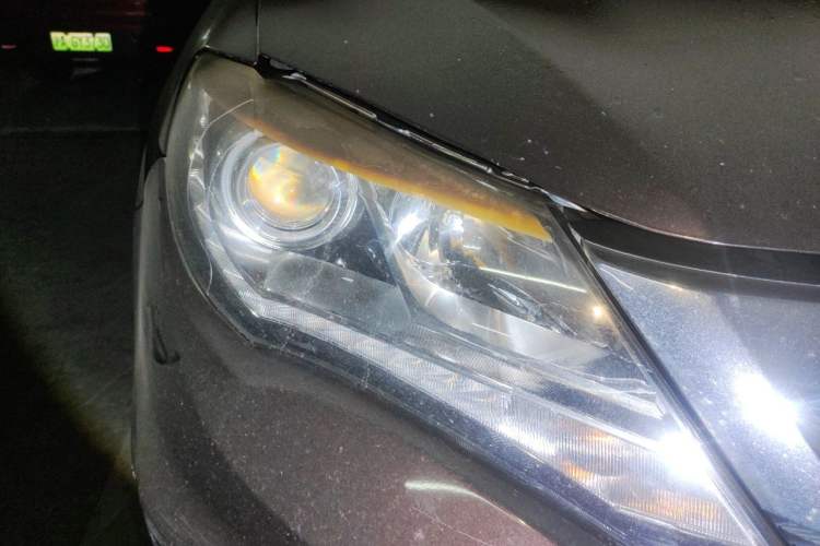 Used BYD S7 2015 2.0T Automatic Prestige Model Right Front Headlight