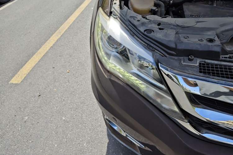 Used BYD S7 2015 2.0T Upgraded Automatic Luxury Version Right Front Headlight