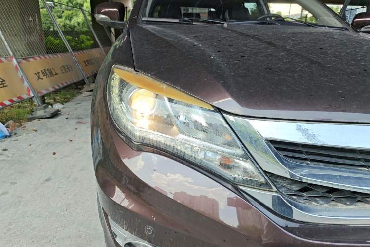 Used BYD S7 2015 2.0T Automatic Flagship Edition Right Front Headlight
