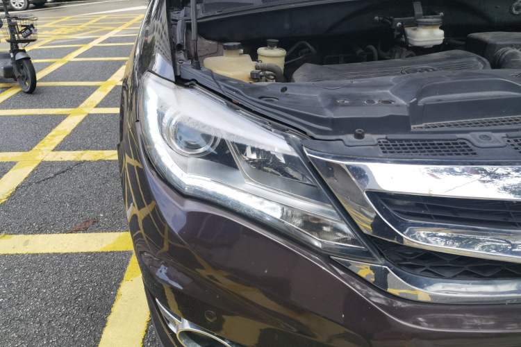 Used BYD S7 2015 1.5T Upgraded Manual Luxury Model Right Front Headlight