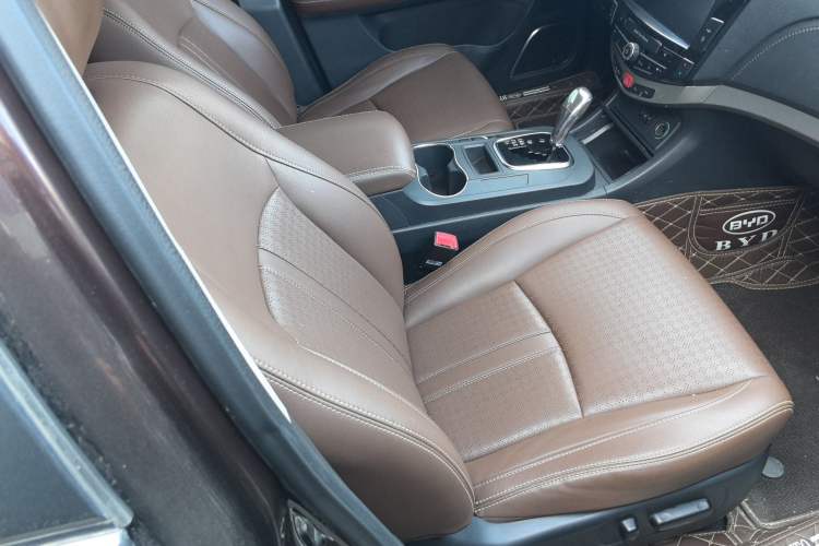 Used BYD S7 2015 2.0T Upgraded Automatic Flagship Version Right Front Seat