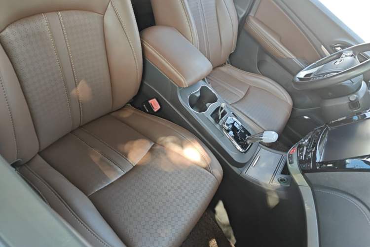 Used BYD S7 2015 2.0T Upgraded Automatic Luxury Version Right Front Seat