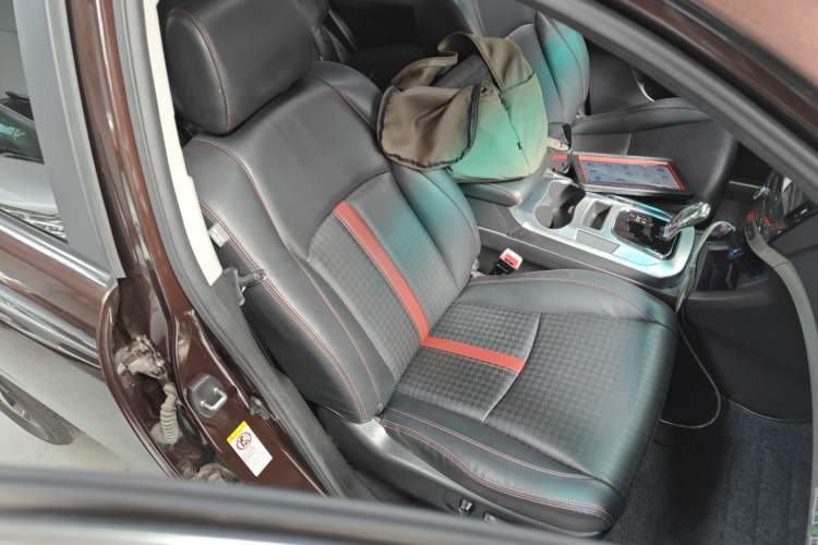 Used BYD S7 2015 2.0T Automatic Prestige Model Right Front Seat
