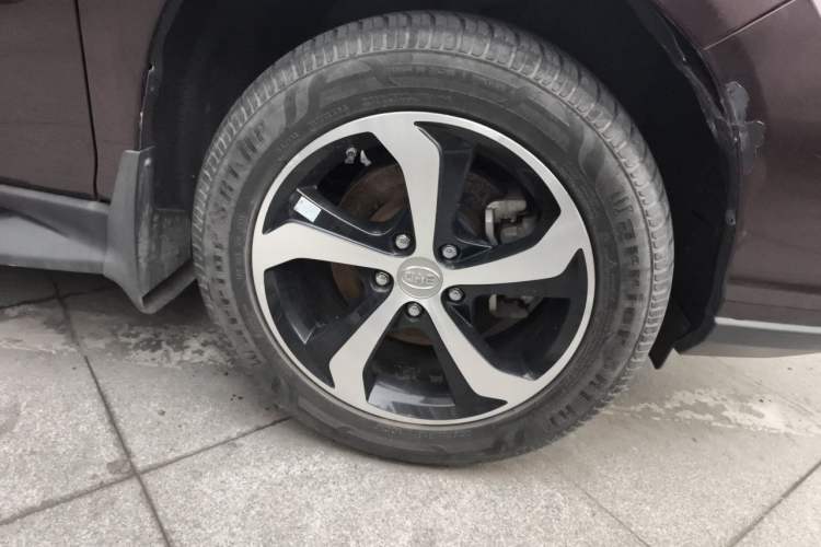 Used BYD S7 2015 2.0T Upgraded Automatic Flagship Version Right Front Wheel Hub