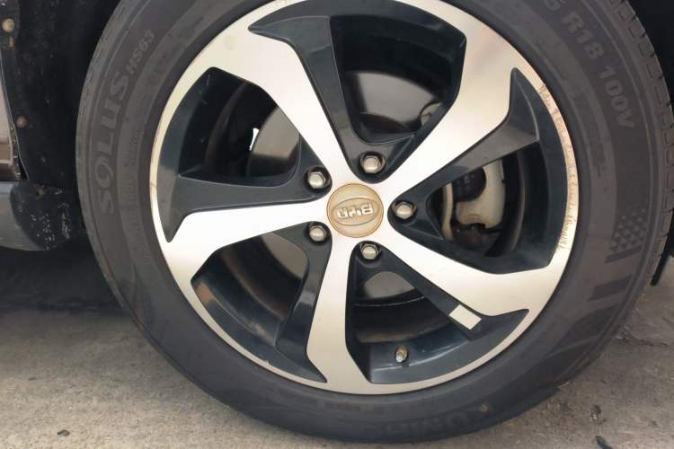 Used BYD S7 2015 2.0T Automatic Prestige Model Right Front Wheel Hub