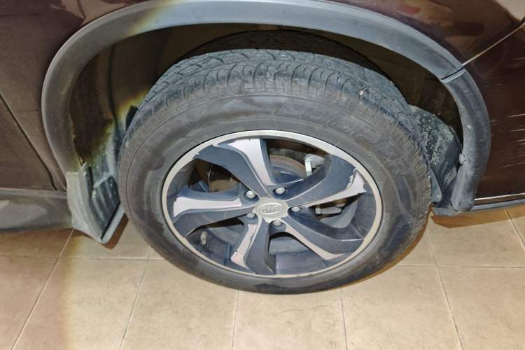 Used BYD S7 2015 2.0T Upgraded Automatic Luxury Version Right Front Wheel Hub