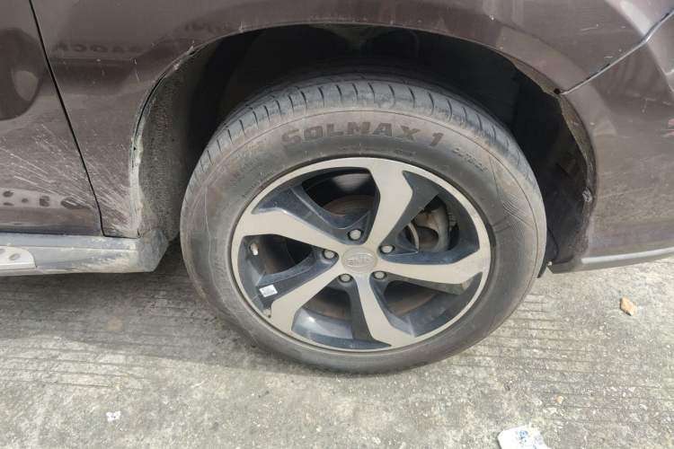 Used BYD S7 2015 2.0T Upgraded Automatic Luxury Version Right Front Wheel Hub