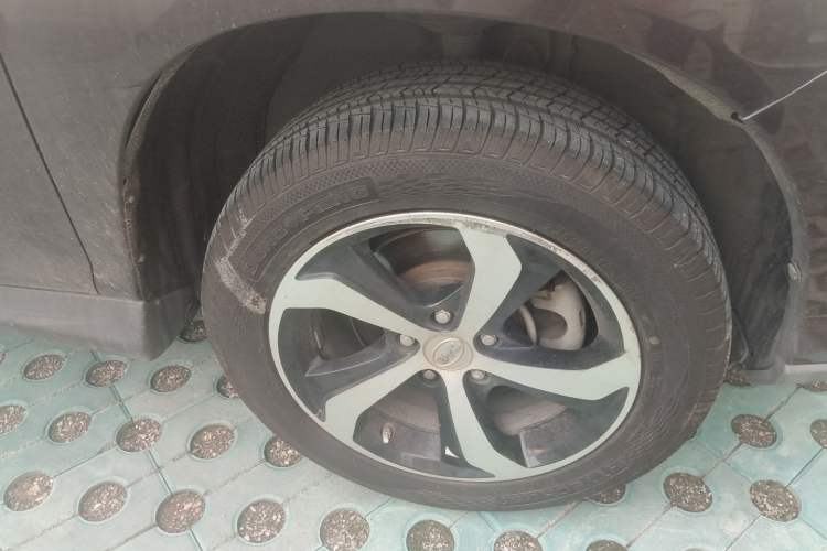 Used BYD S7 2015 2.0T Upgraded Automatic Luxury Version Right Front Wheel Hub