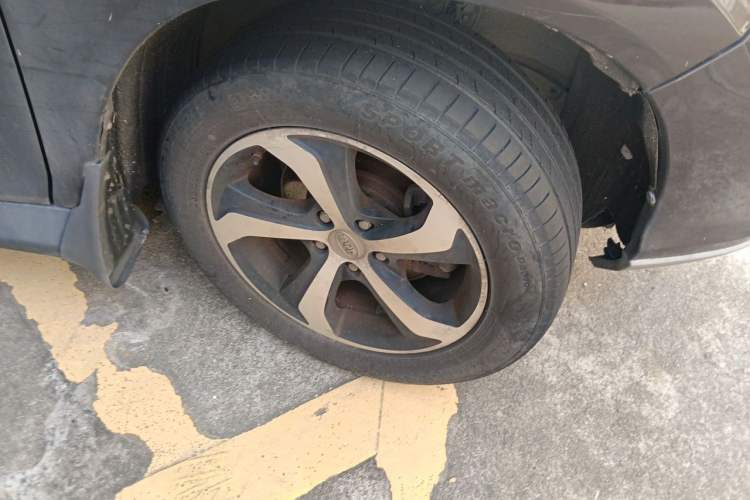 Used BYD S7 2015 2.0T Upgraded Automatic Luxury Version Right Front Wheel Hub
