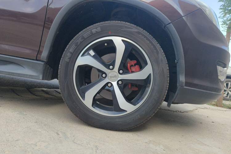 Used BYD S7 2015 2.0T Automatic Flagship Edition Right Front Wheel Hub