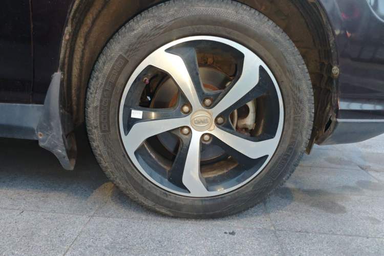 Used BYD S7 2015 2.0T Upgraded Automatic Luxury Version Right Front Wheel Hub