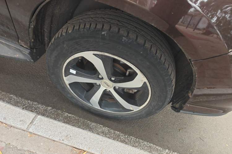 Used BYD S7 2015 2.0T Automatic Prestige Model Right Front Wheel Hub