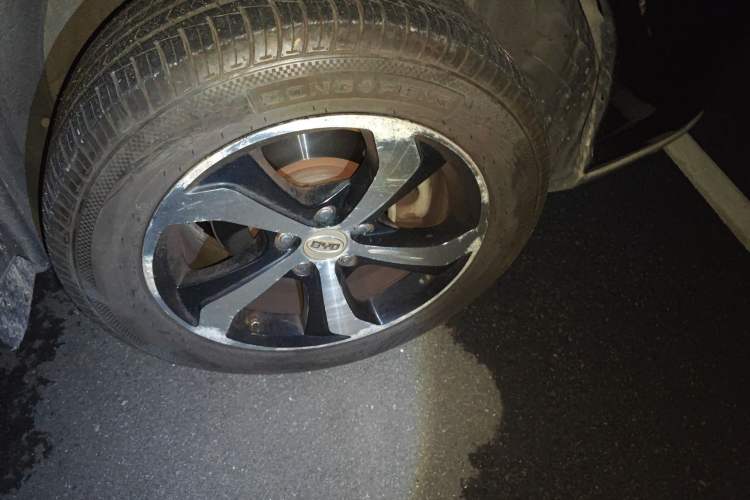 Used BYD S7 2015 2.0T Upgraded Automatic Luxury Version Right Front Wheel Hub