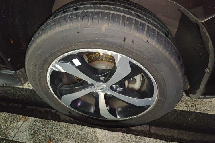 Used BYD S7 2015 2.0T Upgraded Automatic Luxury Version Right Front Wheel Hub