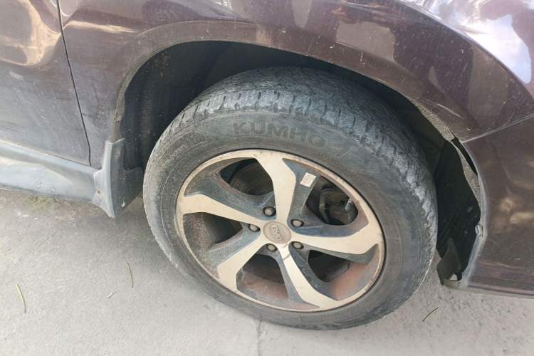 Used BYD S7 2015 2.0T Automatic Prestige Model Right Front Wheel Hub